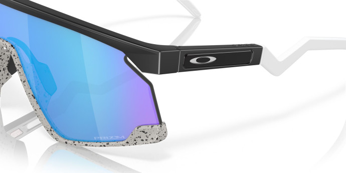detail Oakley BXTR