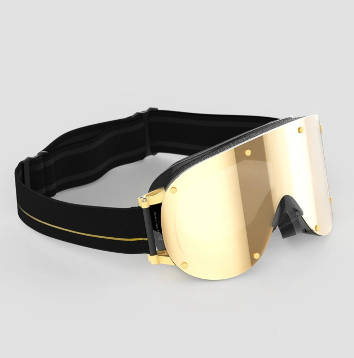 detail Yniq Model Four