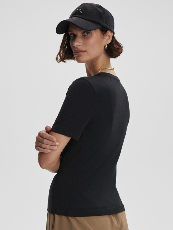 detail Dámské tričko Varley Regina Fitted Tee