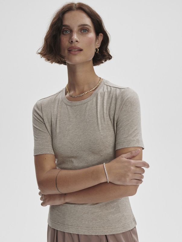 detail Dámské tričko Varley Regina Fitted Tee