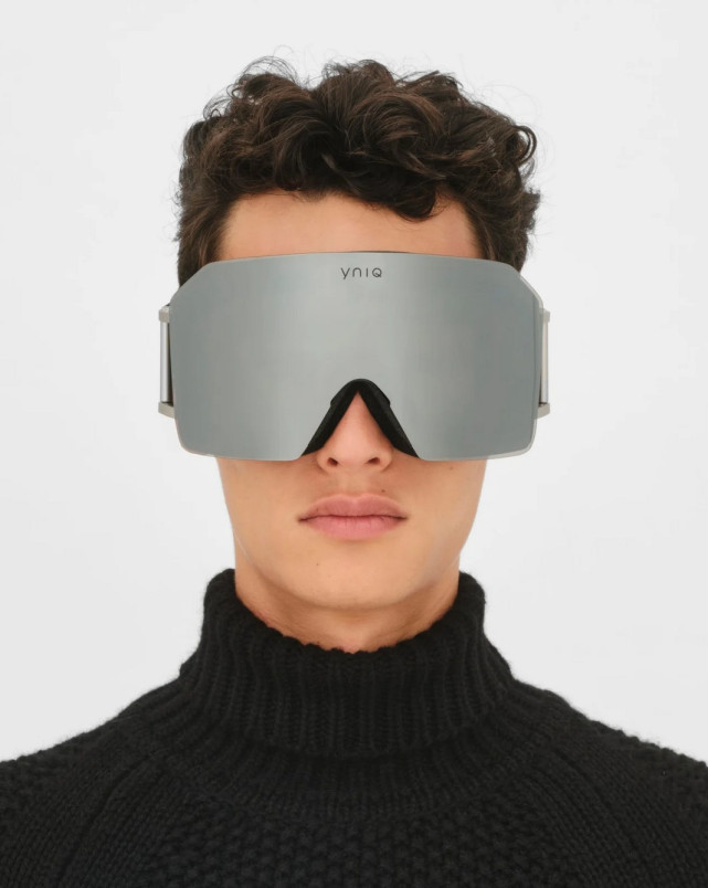 detail Yniq Model Nine